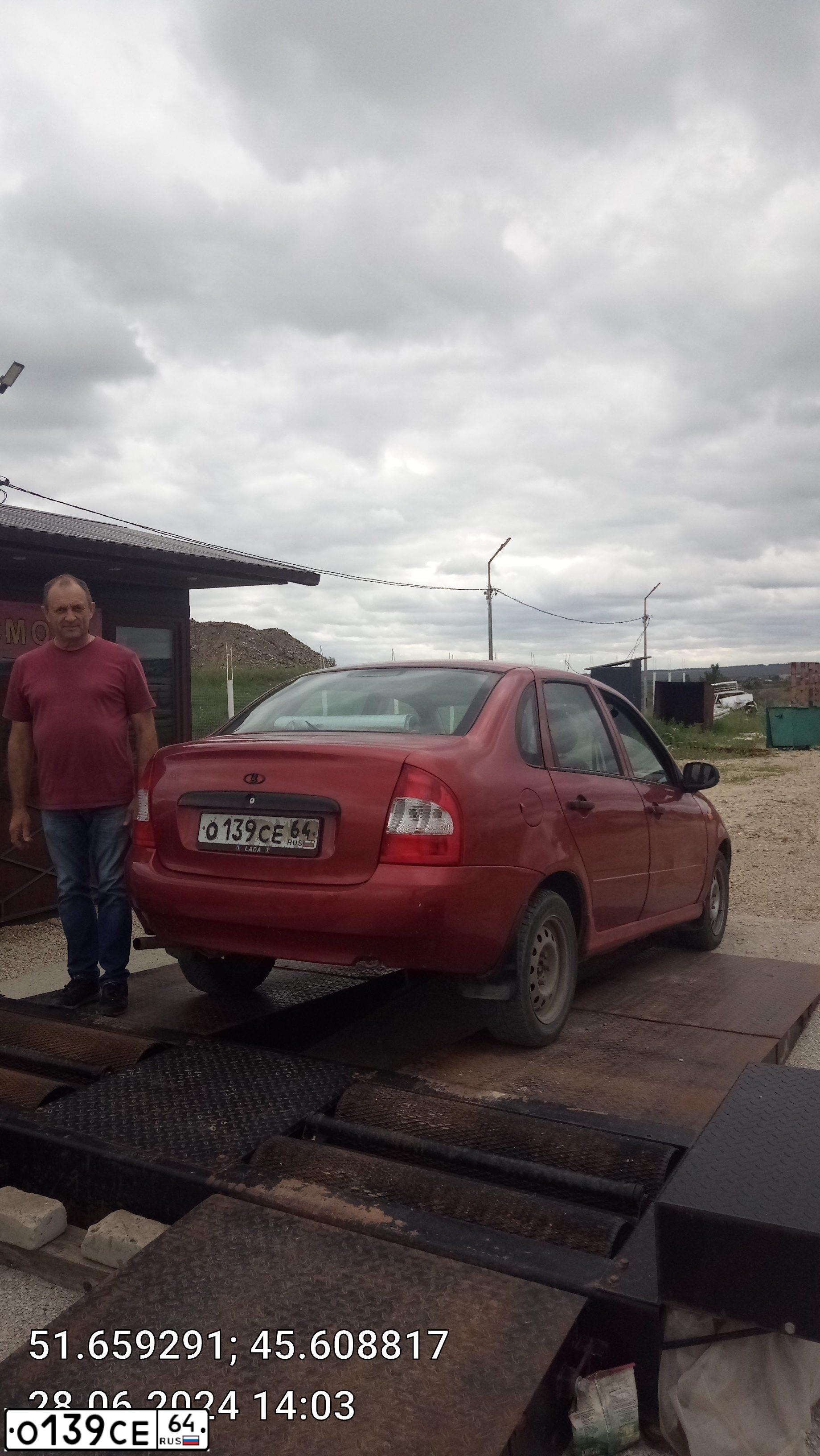 Фото автомобиля LADA KALINA, 2006 — госномер М853ВА164. Цвет: СЕРЕБРИСТО-КРАСНЫЙ