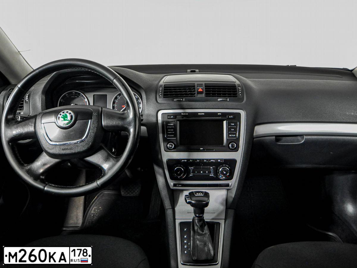 Фото автомобиля SKODA KODIAQ, 2019 — госномер М260КА178. Цвет: ЧЕРНЫЙ