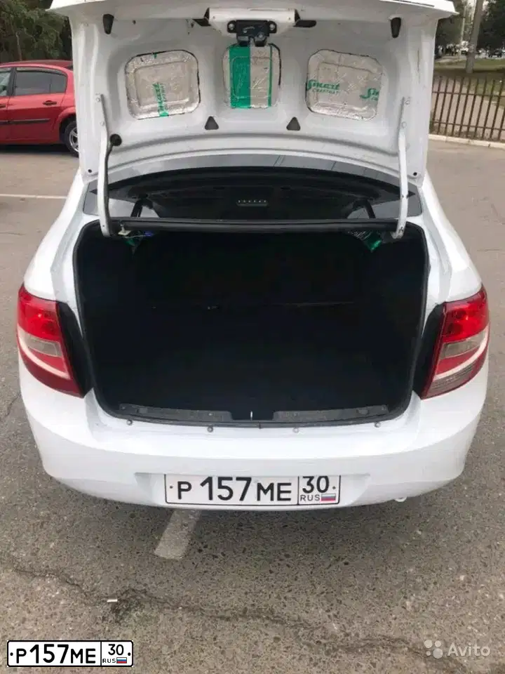 Фото автомобиля LADA 2190 GRANTA, 2014 — госномер В996ОК15. Цвет: Белый