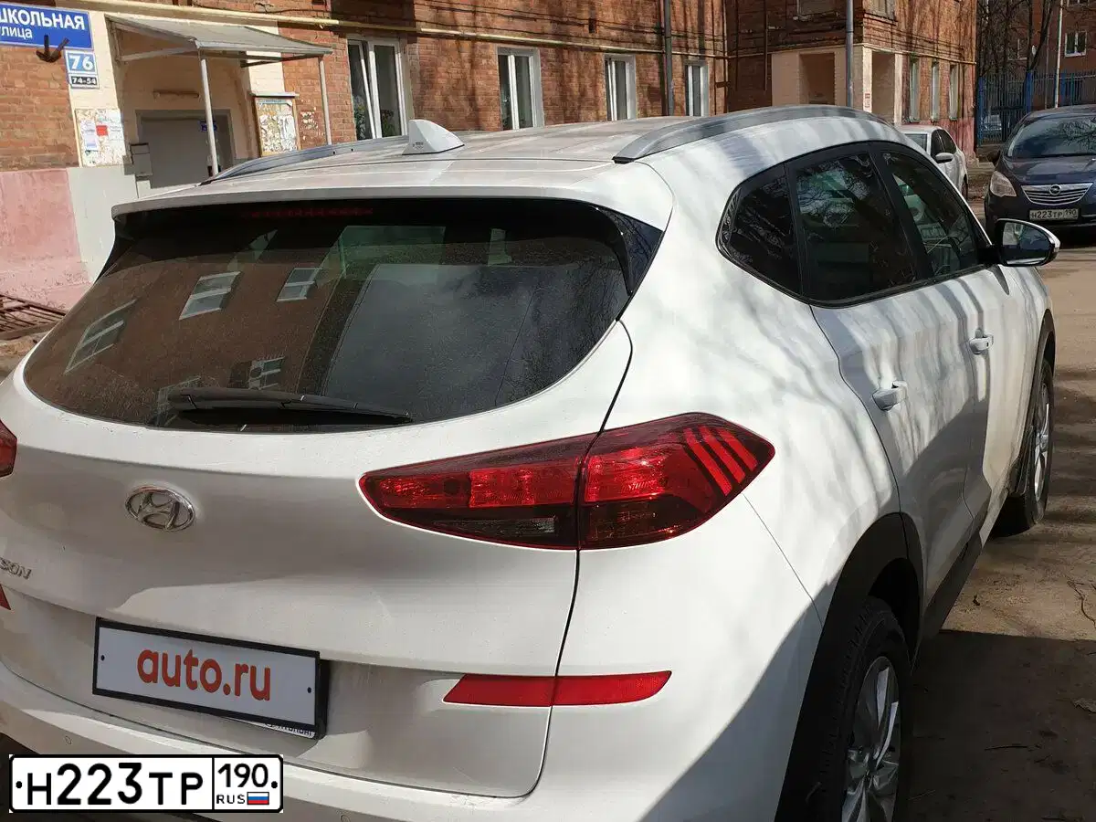 Фото автомобиля OPEL MERIVA, 2011 — госномер Н223ТР190. Цвет: синий