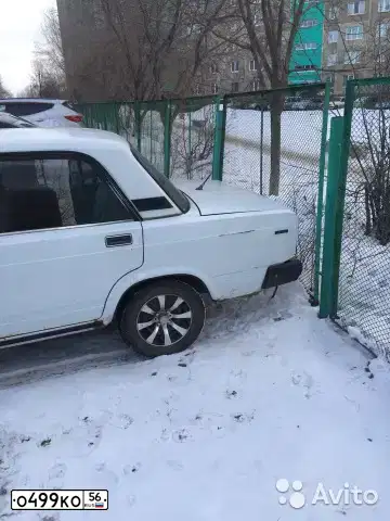Фото автомобиля LADA 2107, 2003 — госномер О499КО56. Цвет: ЯРКО-БЕЛЫЙ