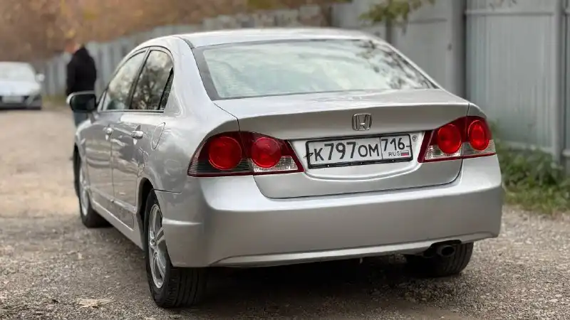 Фото автомобиля HONDA CIVIC, 2007 — госномер К797ОМ716. Цвет: Серебристый