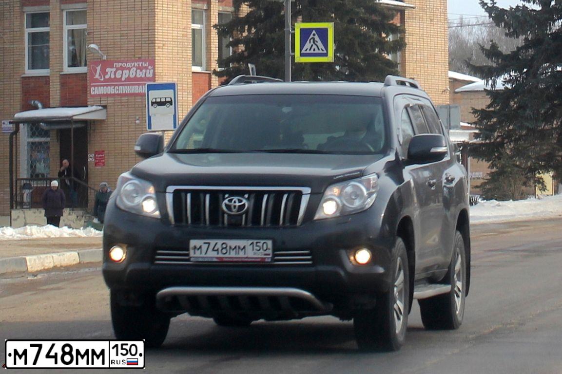 Фото автомобиля TOYOTA LANDCRUISER, 2013 — госномер М748ММ150. Цвет: СЕРЫЙ ТЕМНЫЙ