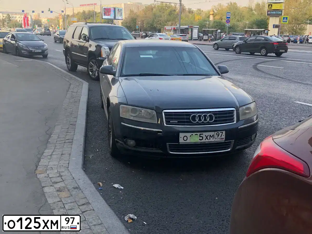 Фото автомобиля AUDI A8, 2005 — госномер О552КО136. Цвет: ЧЕРНЫЙ