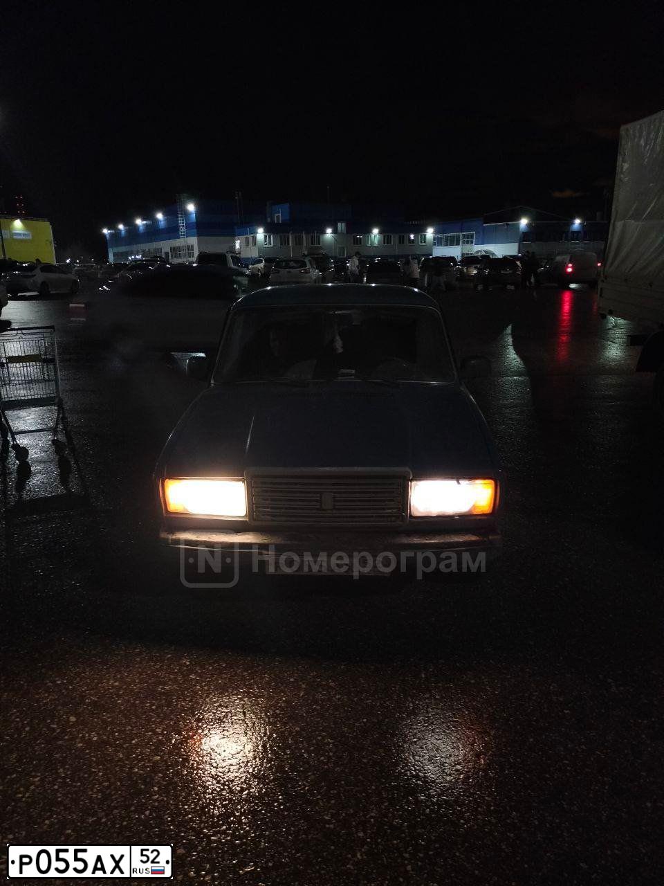 Фото автомобиля LADA 2107 LADA, 2004 — госномер Р055АХ52. Цвет: СЕРО-СИНИЙ