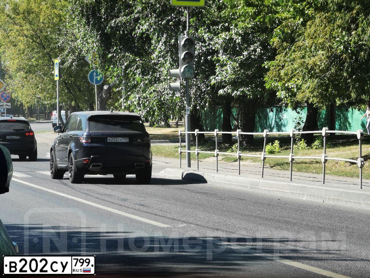 Фото автомобиля LANDROVER RANGE ROVER SPORT, 2019 — госномер В202СУ799. Цвет: синий