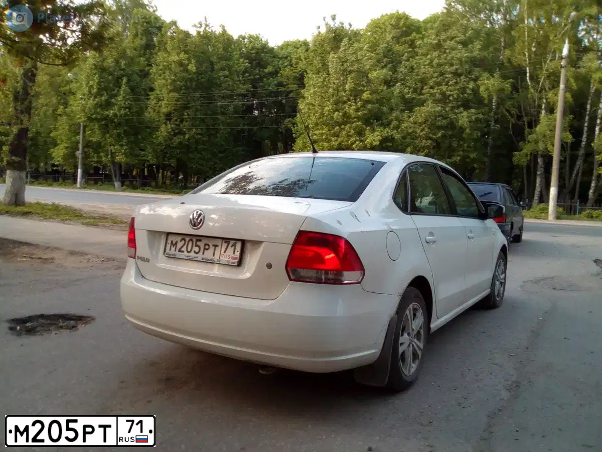 Фото автомобиля VOLKSWAGEN POLO, 2012 — госномер Х672СС71