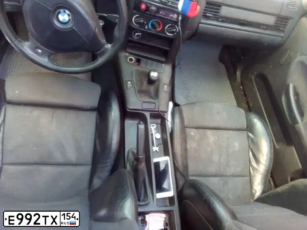 Фото автомобиля БМВ 320 I, 1997 — госномер С080АК154. Цвет: ЧЕРНЫЙ