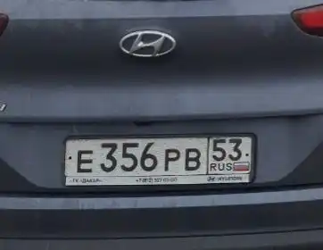 Фото автомобиля HYUNDAI TUCSON, 2019 — госномер Е356РВ53. Цвет: СЕРЫЙ