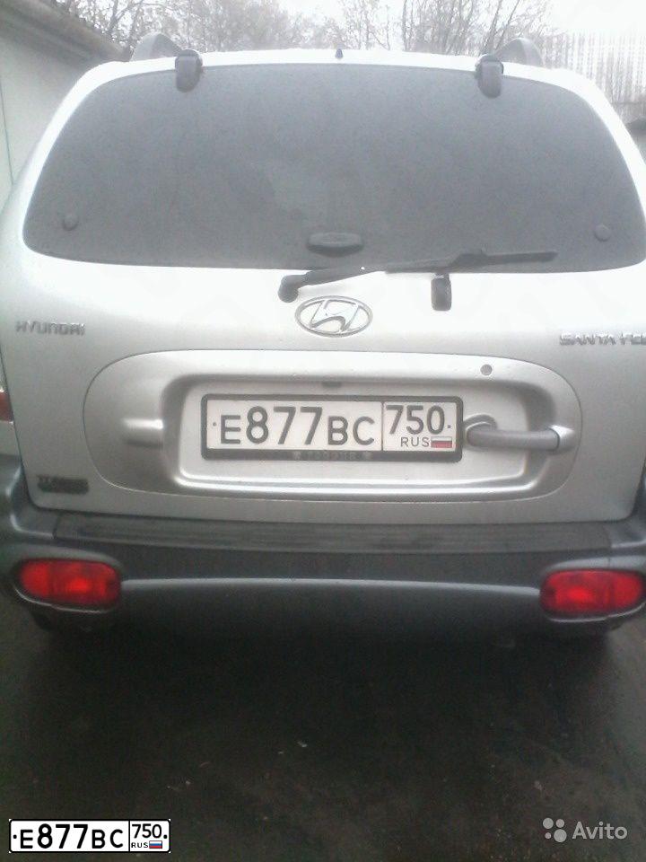 Фото автомобиля HYUNDAI SANTA FE, 2003 — госномер Е877ВС750. Цвет: СЕРЕБРИСТЫЙ