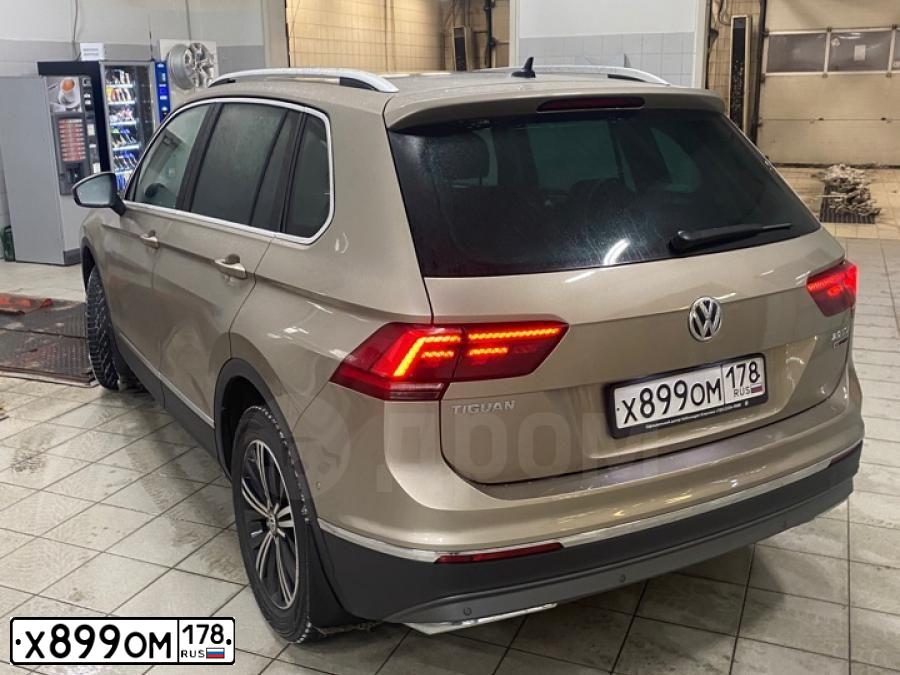 Фото автомобиля VOLKSWAGEN TIGUAN, 2017 — госномер А533СТ51