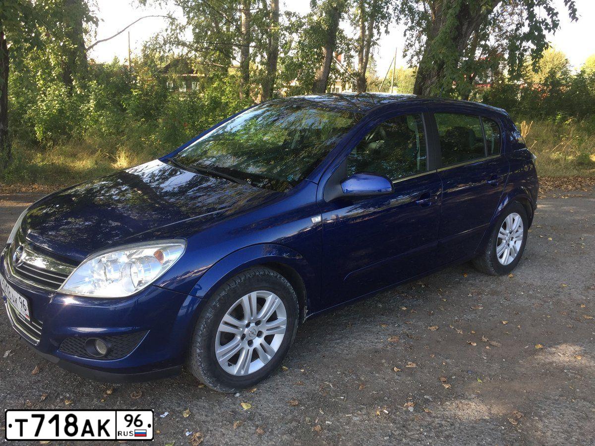 Фото автомобиля VOLKSWAGEN POLO, 2011 — госномер Т718АК96. Цвет: синий