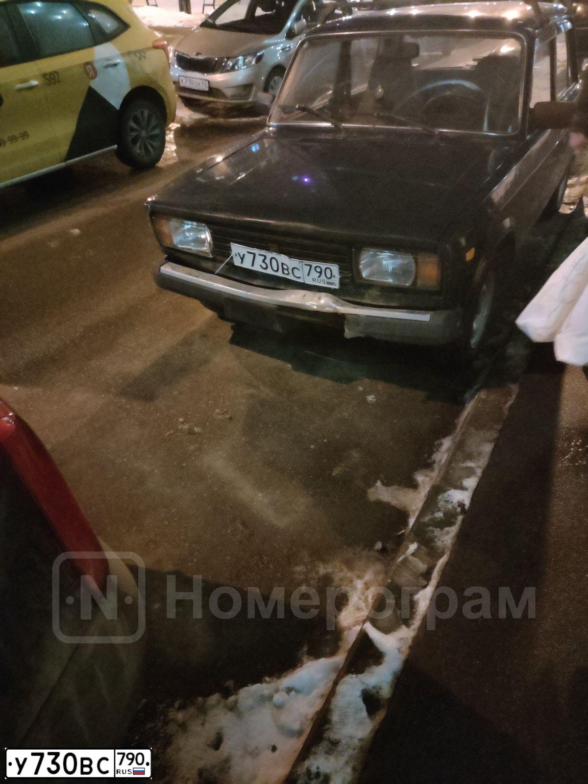 Фото автомобиля LADA 2105, 2008 — госномер В504НЕ30. Цвет: Темно-зеленый