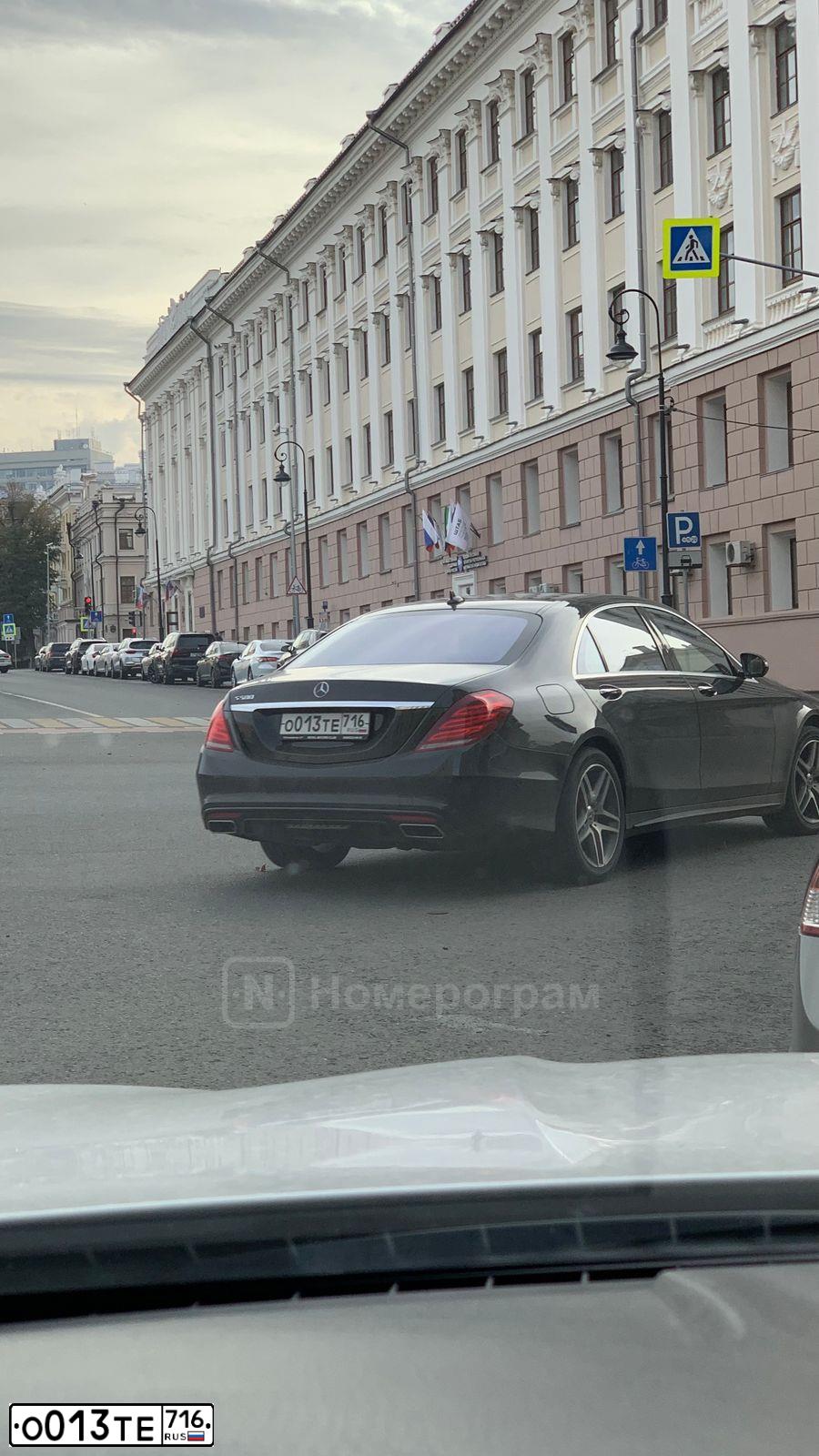 Фото автомобиля MERCEDES-BENZ S500 4MATIC, 2015 — госномер У699КМ716. Цвет: ЧЕРНЫЙ