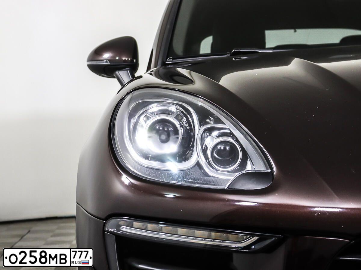 Фото автомобиля PORSCHE MACAN, 2014 — госномер Х329ВК198. Цвет: Коричневый