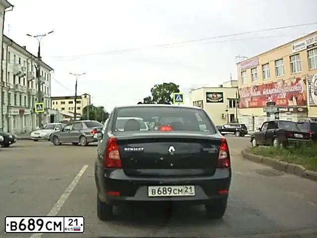 Фото автомобиля RENAULT Logan, 1987 — госномер В689СМ21