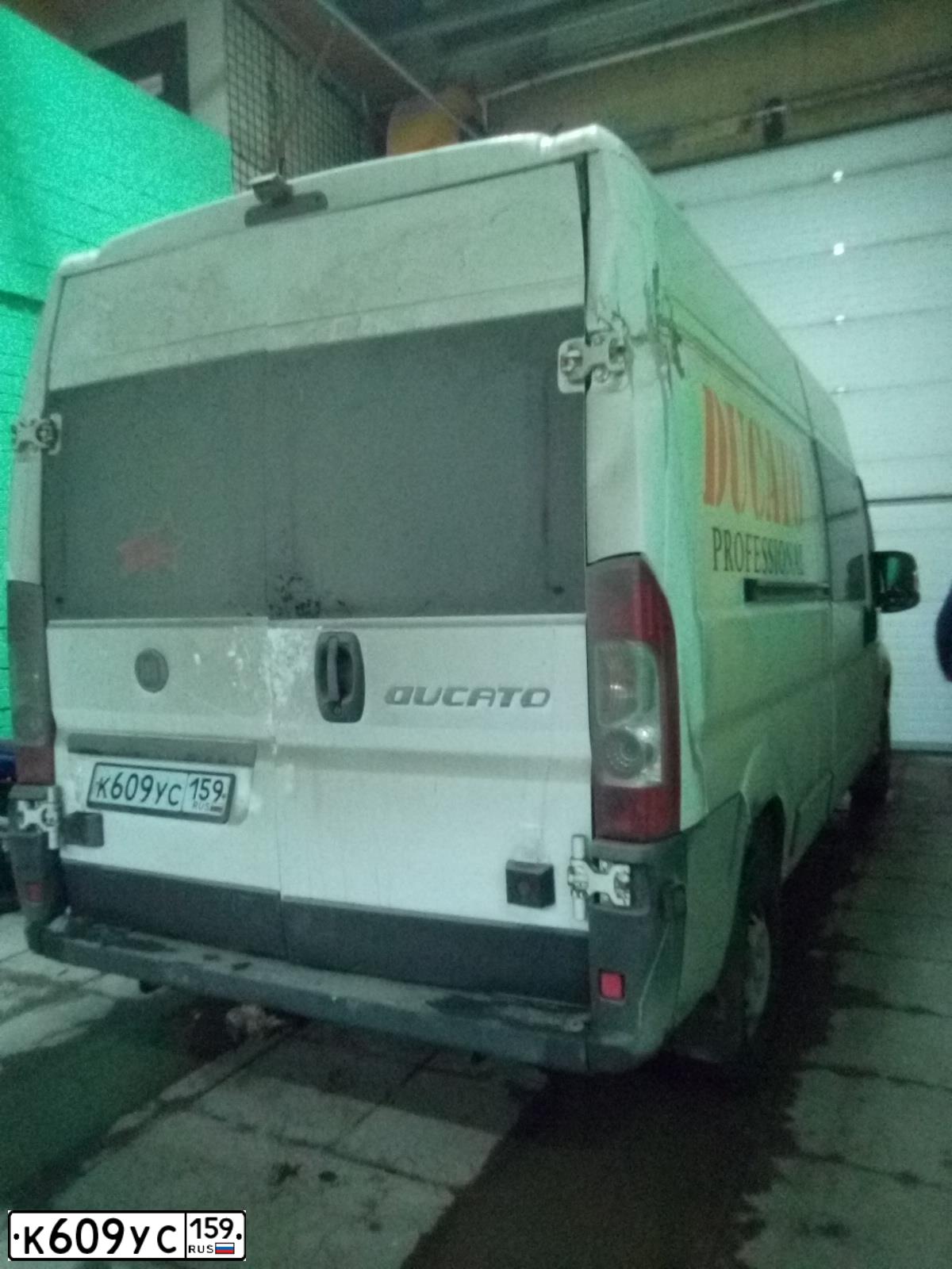 Фото автомобиля FIAT DUCATO, 2007 — госномер Р937МТ196. Цвет: Белый