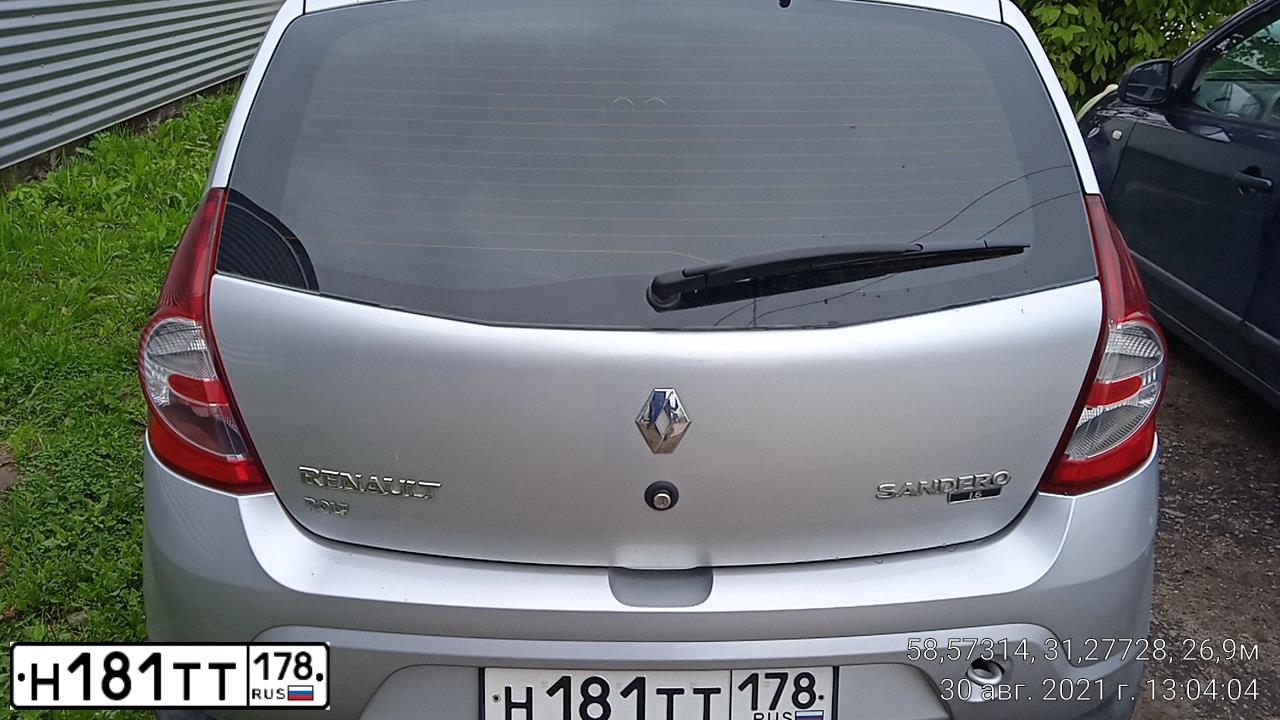 Фото автомобиля RENAULT SANDERO, 2013 — госномер Н181ТТ178. Цвет: СВЕТЛО-СЕРЫЙ