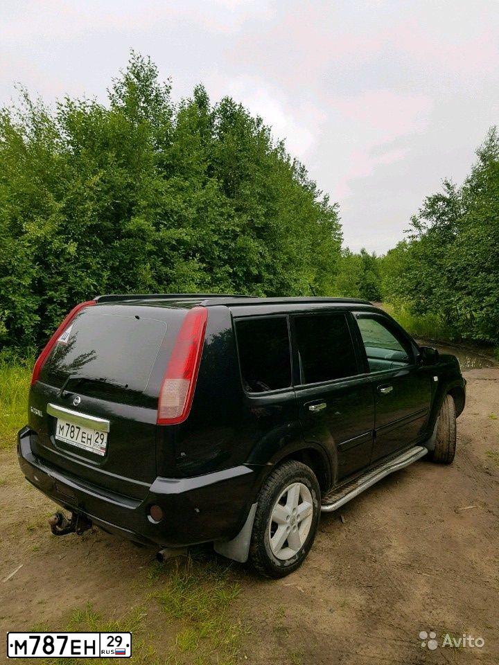 Фото автомобиля NISSAN X-TRAIL, 2006 — госномер М093РК29. Цвет: ЧЕРНЫЙ