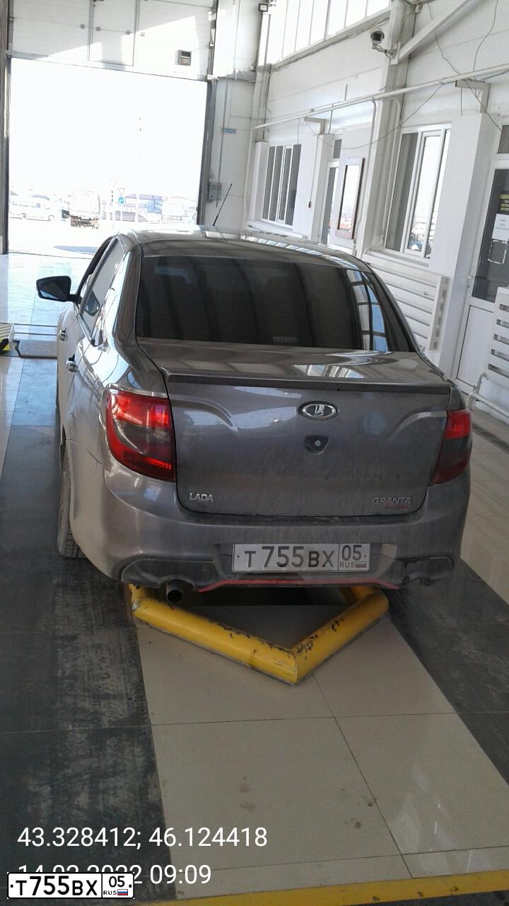 Фото автомобиля LADA GRANTA, 2015 — госномер У188ЕВ05. Цвет: Золотисто-коричневый