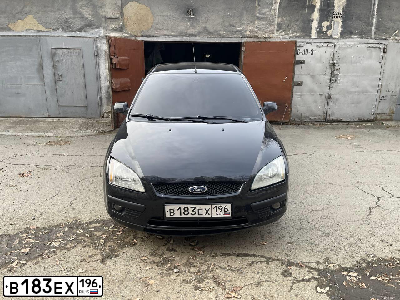Фото автомобиля FORD FOCUS, 2005 — госномер В183ЕХ196. Цвет: ЧЕРНЫЙ