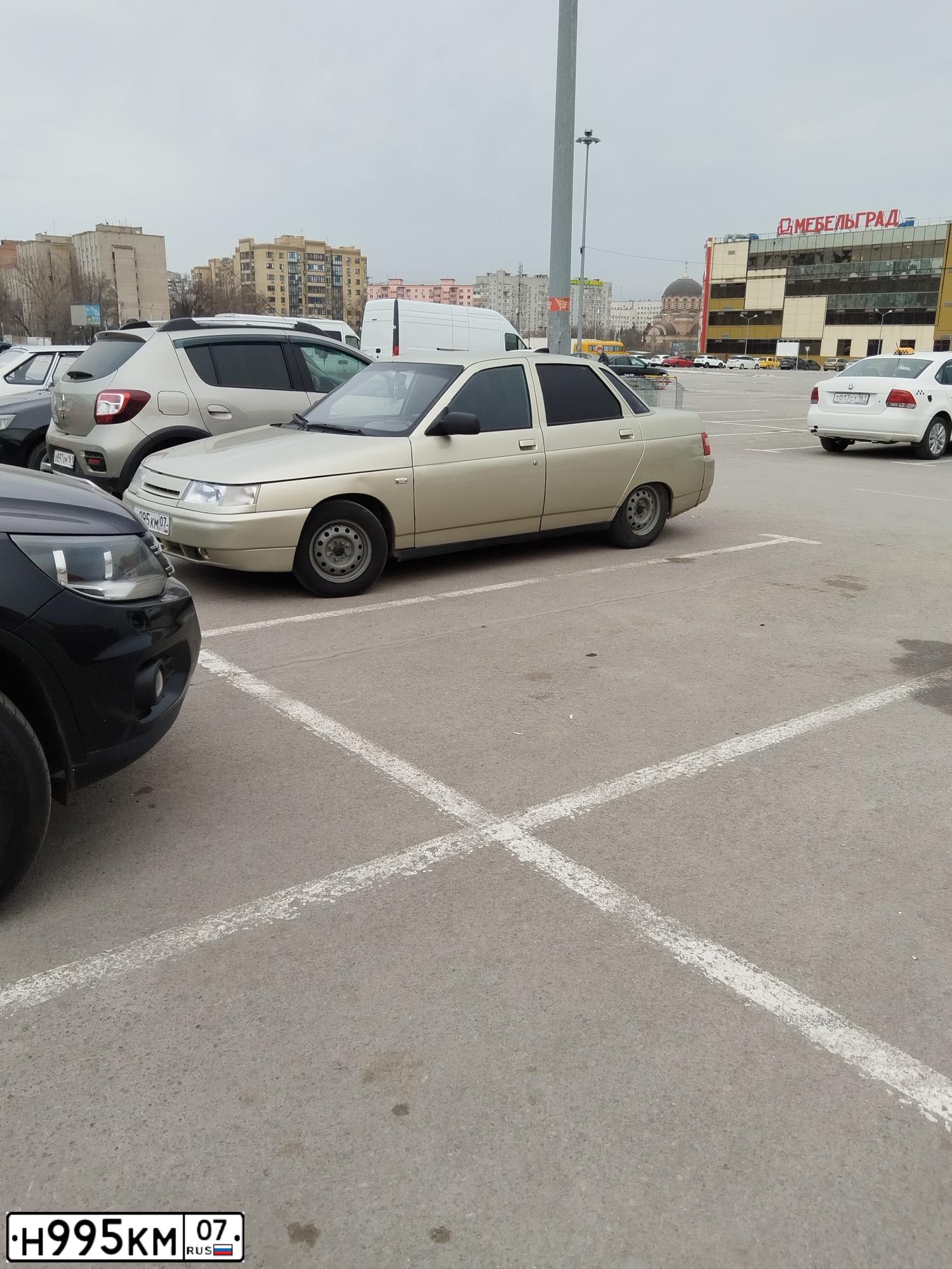 Фото автомобиля LADA 2110 LADA, 2002 — госномер Н995КМ07. Цвет: СЕРЕБРИСТО-ЖЕЛТО-ЗЕЛЕНЫЙ