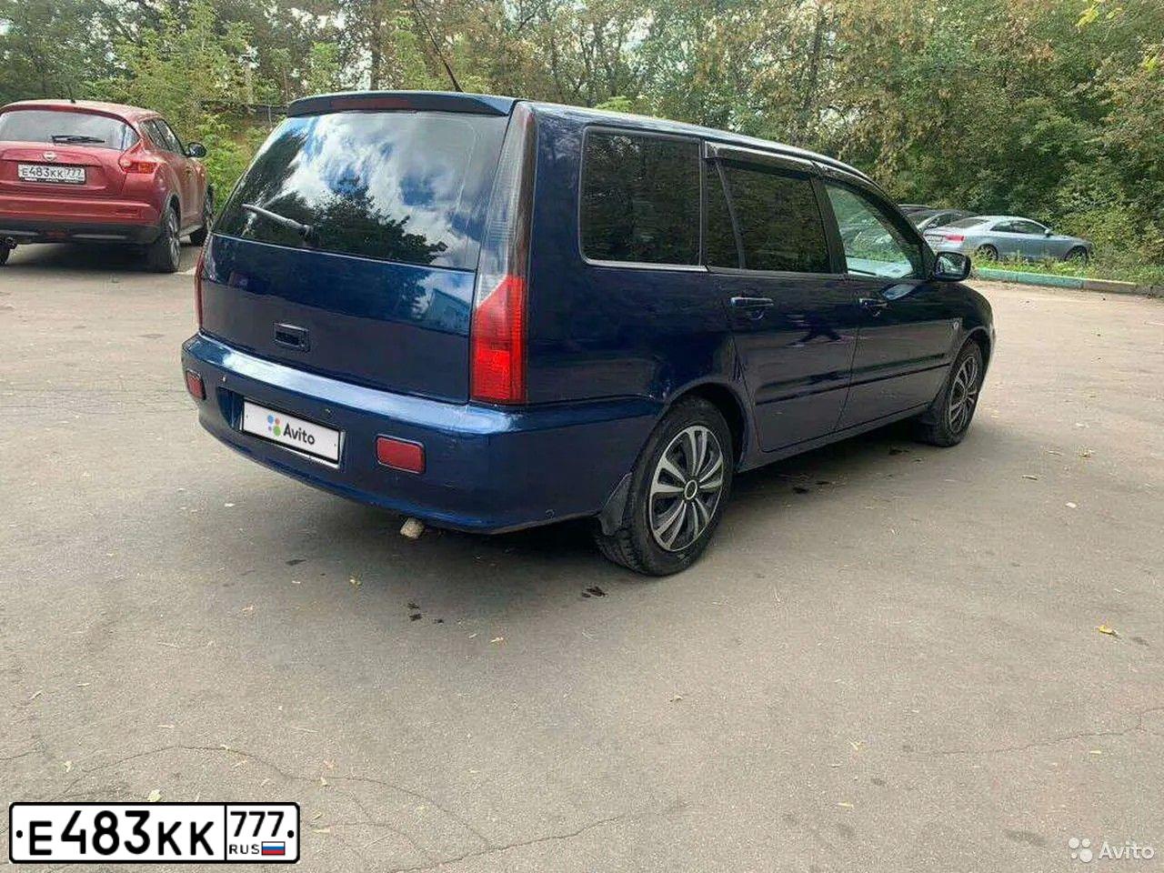 Фото автомобиля NISSAN JUKE, 2014 — госномер Е483КК777. Цвет: КРАСНЫЙ