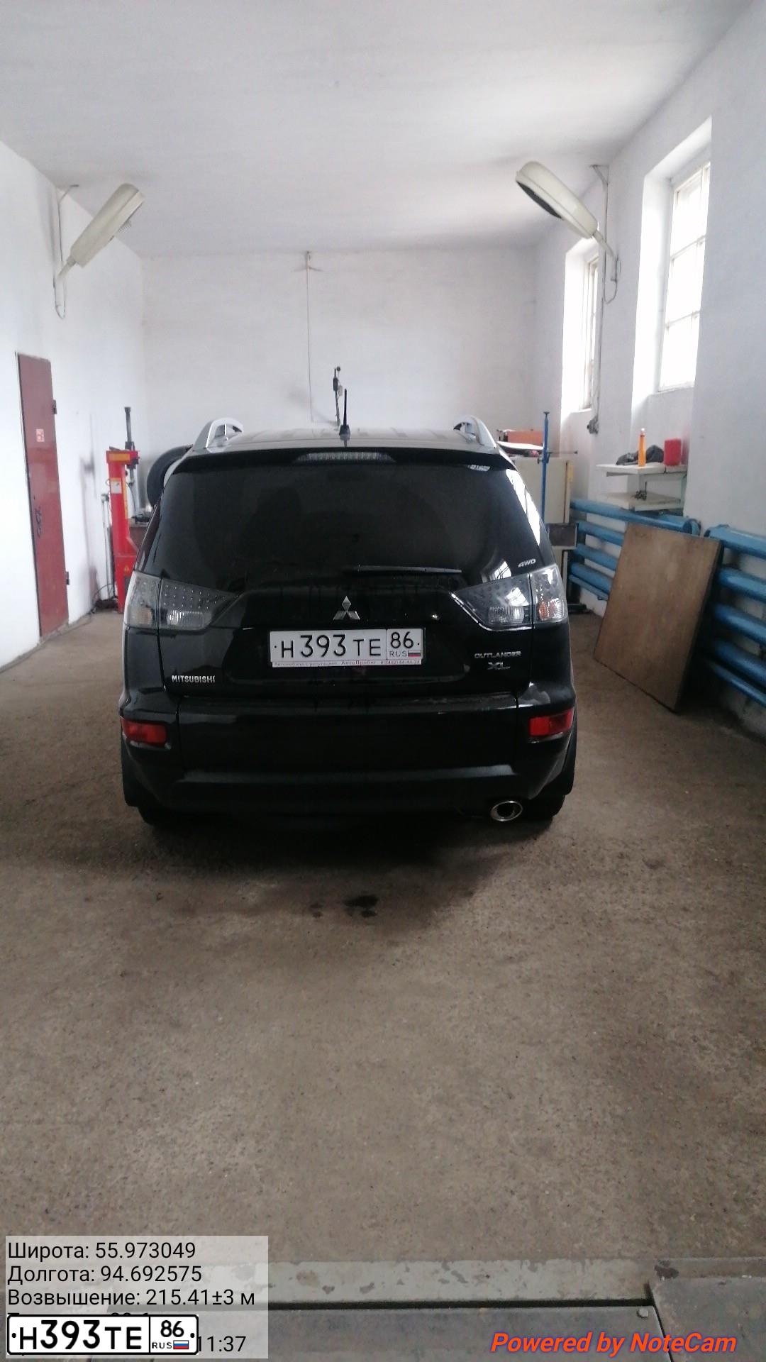 Фото автомобиля MITSUBISHI OUTLANDER, 2010 — госномер Н393ТЕ86. Цвет: ЧЕРНЫЙ