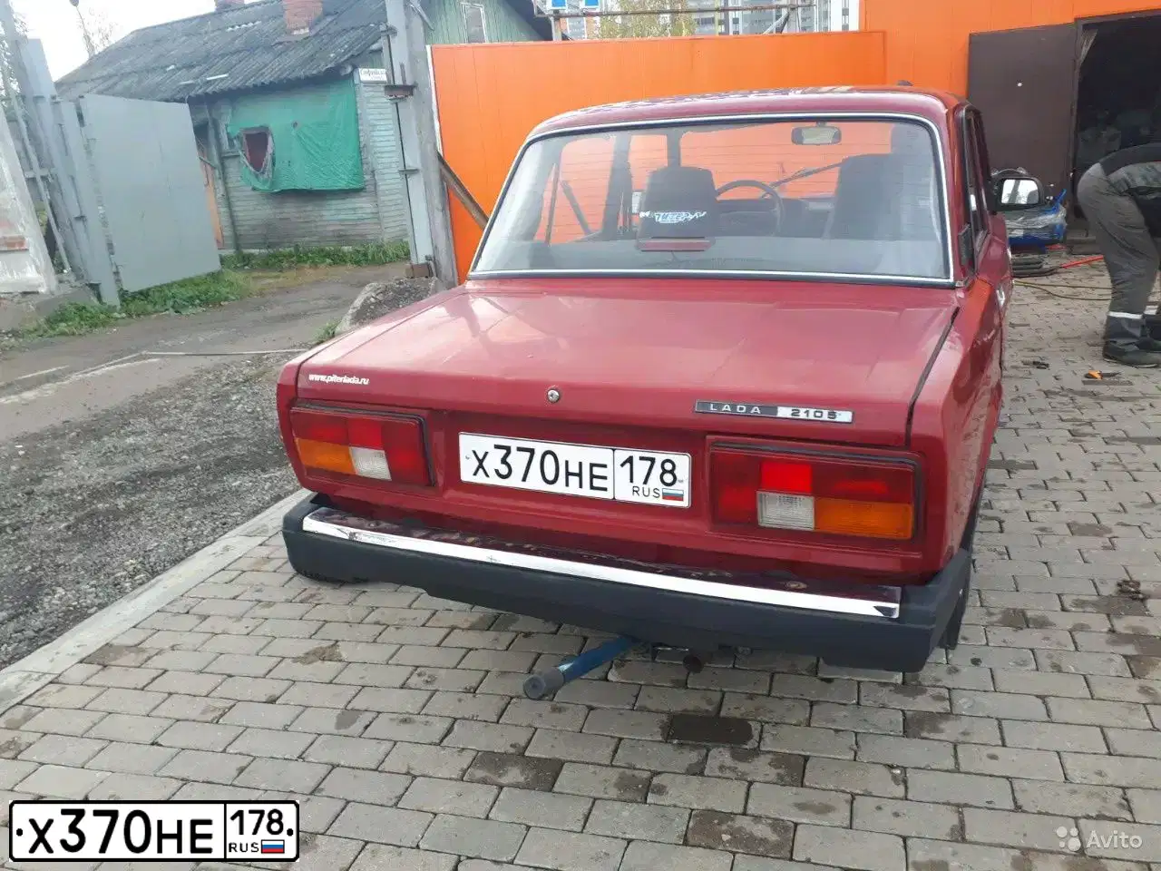 Фото автомобиля LADA 2105 LADA, 2006 — госномер Х370НЕ178. Цвет: ВИШНЕВЫЙ