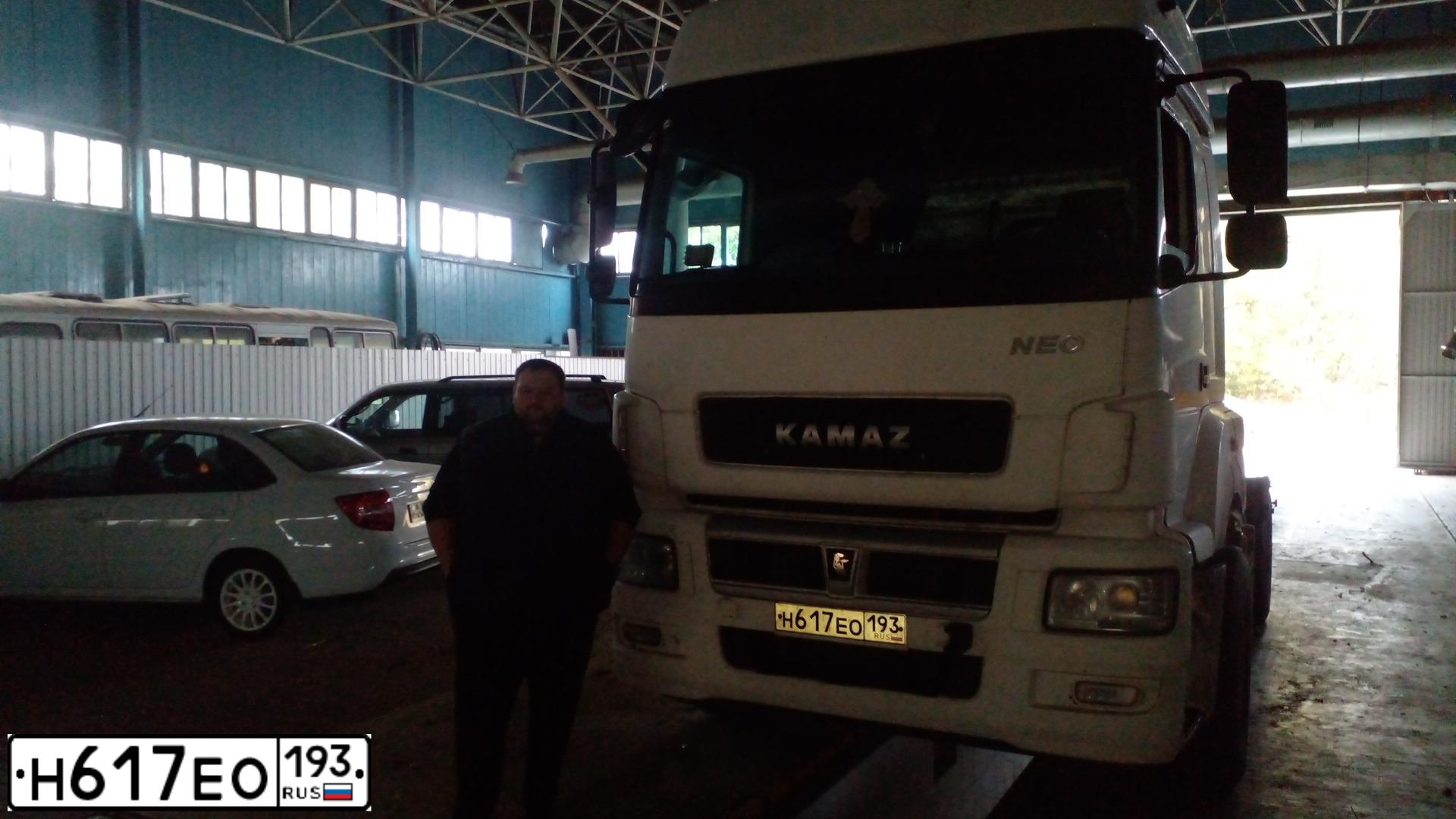 Фото автомобиля KAMAZ 5490 /4X2/, 2017 — госномер Н617ЕО193. Цвет:  белый RAL 9010