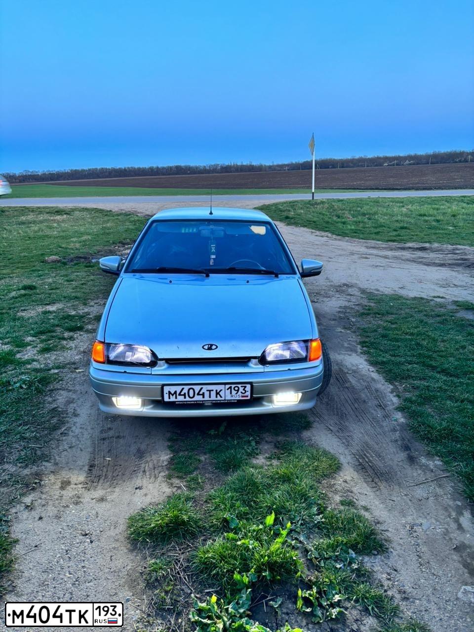 Фото автомобиля LADA 2115 SAMARA, 2007 — госномер М404ТК193. Цвет: СВЕТЛО СЕРЕБРИСТЫЙ МЕТАЛЛ