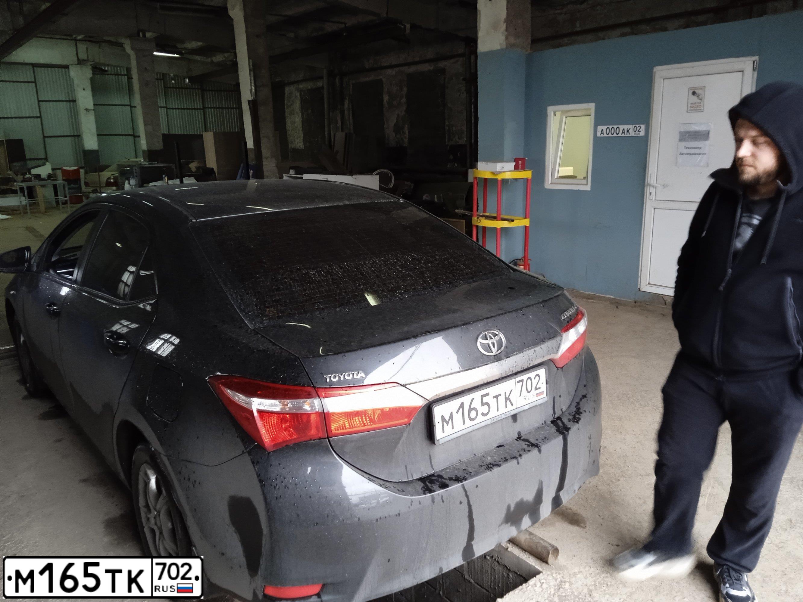 Фото автомобиля TOYOTA COROLLA, 2013 — госномер Р030КУ102. Цвет: ЧЕРНЫЙ