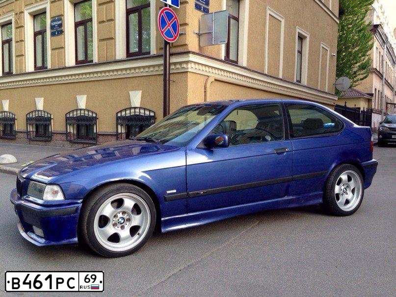 Фото автомобиля BMW SERIE 3, 1997 — госномер У132ВЕ178. Цвет: СИНИЙ