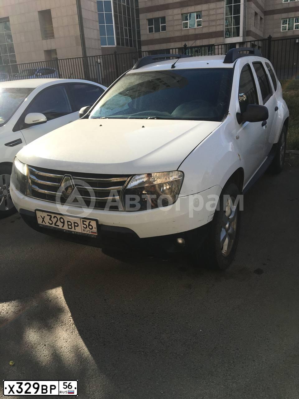 Фото автомобиля RENAULT DUSTER, 2014 — госномер Х329ВР56. Цвет: БЕЛЫЙ