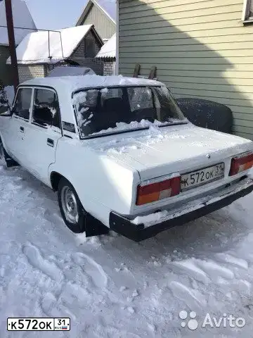 Фото автомобиля LADA 2105 LADA, 2008 — госномер К572ОК31. Цвет: ЯРКО-БЕЛЫЙ