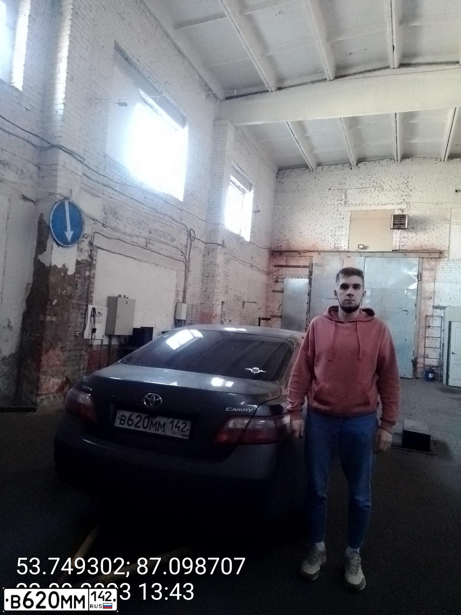 Фото автомобиля TOYOTA CAMRY, 2006 — госномер В620ММ142. Цвет: СЕРЫЙ