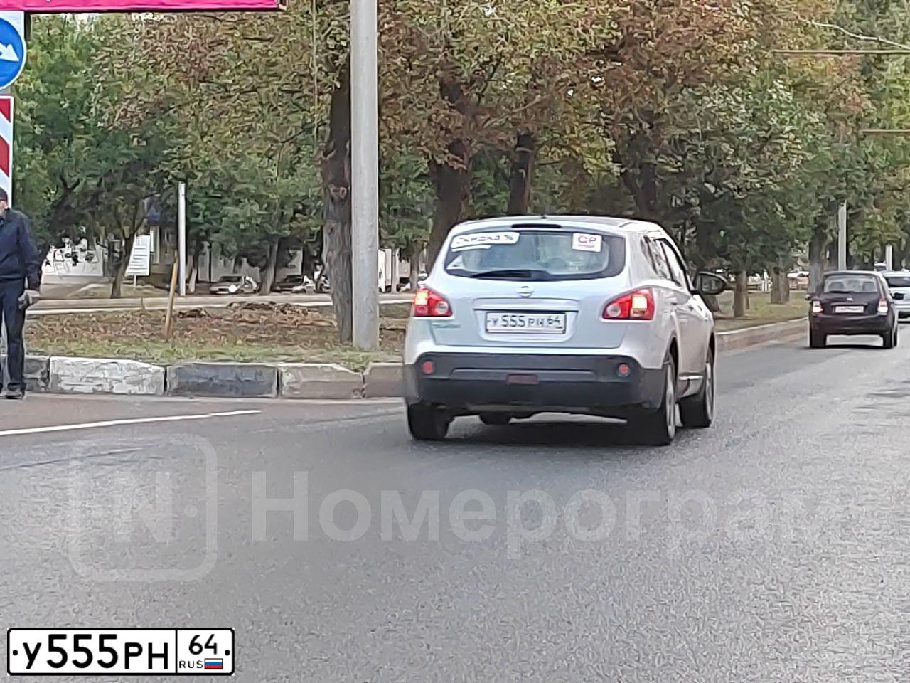 Фото автомобиля NISSAN QASHQAI, 2008 — госномер У555РН64. Цвет: СВЕТЛО СЕРЫЙ