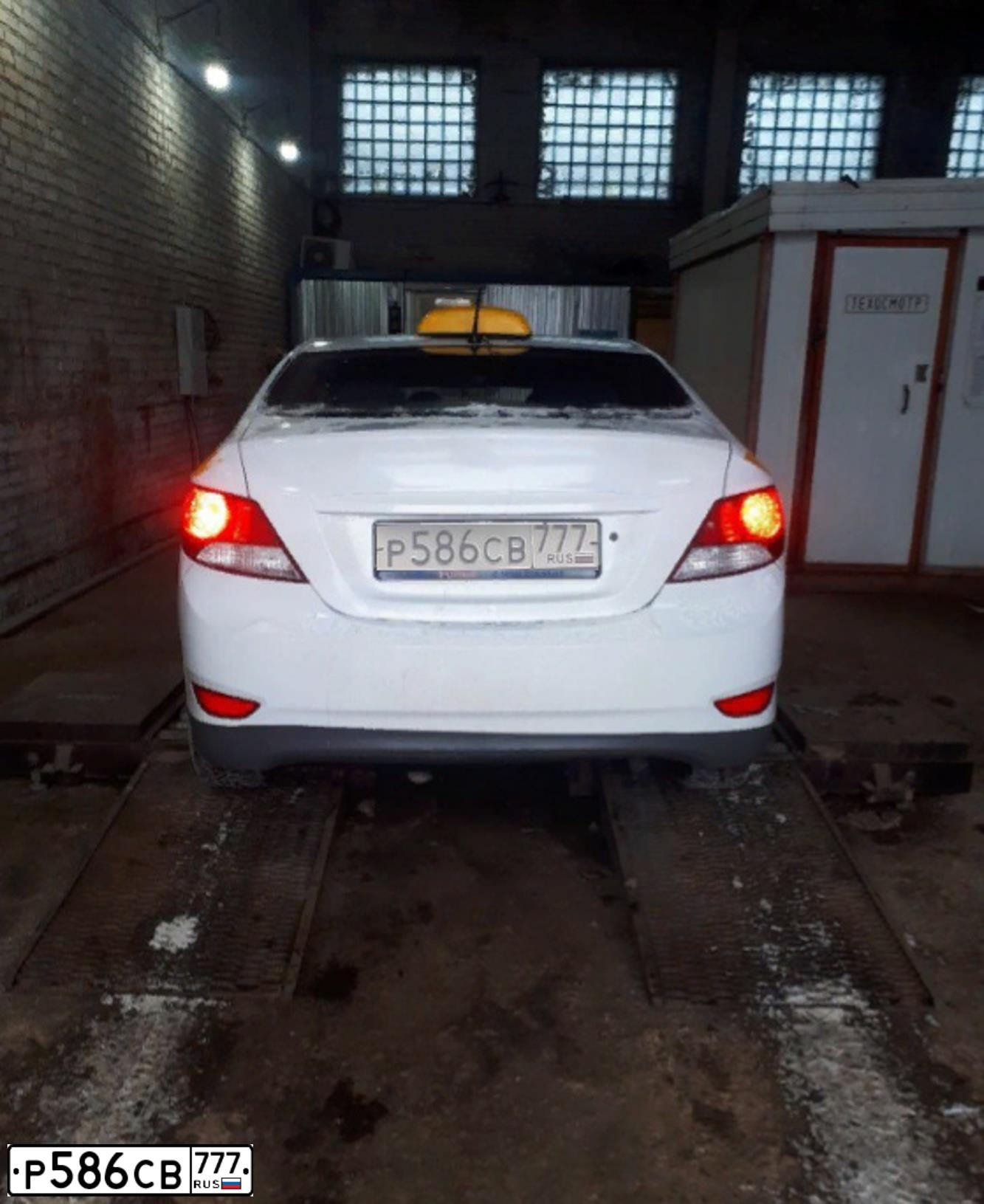 Фото автомобиля HYUNDAI SOLARIS, 2013 — госномер А230МР172. Цвет: БЕЛЫЙ-ЖЕЛТЫЙ-СЕРЫЙ