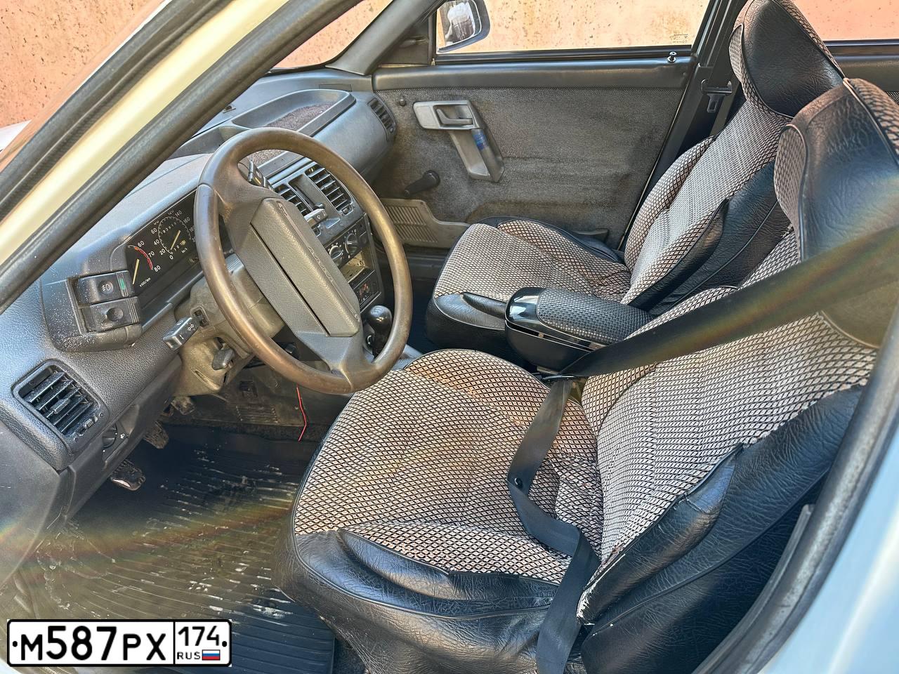 Фото автомобиля LADA 2110, 1998 — госномер М587РХ174. Цвет: БЕЛЫЙ