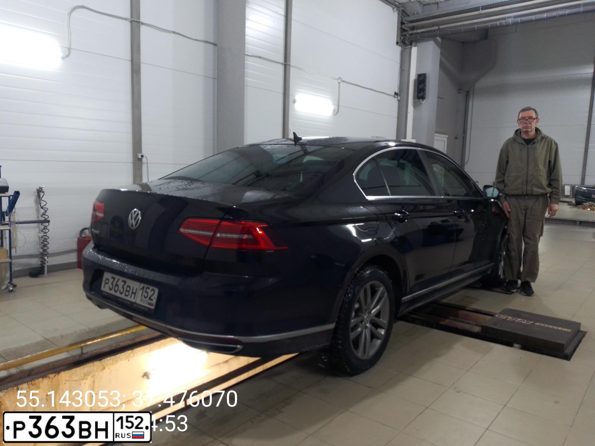 Фото автомобиля VOLKSWAGEN PASSAT, 2018 — госномер Р363ВН152. Цвет: ЧЕРНЫЙ