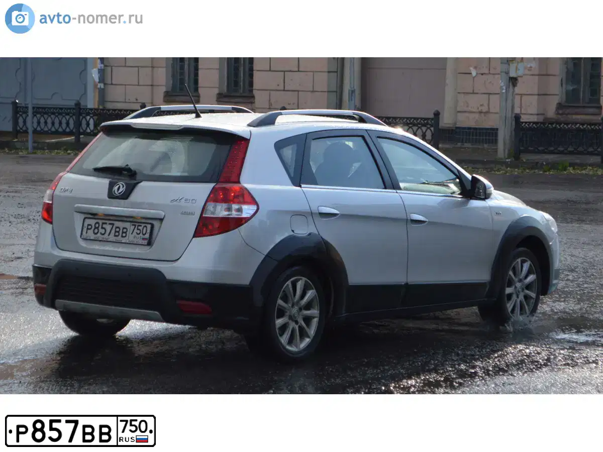 Фото автомобиля DONGFENG H30, 2014 — госномер Р857ВВ750. Цвет: СЕРЫЙ