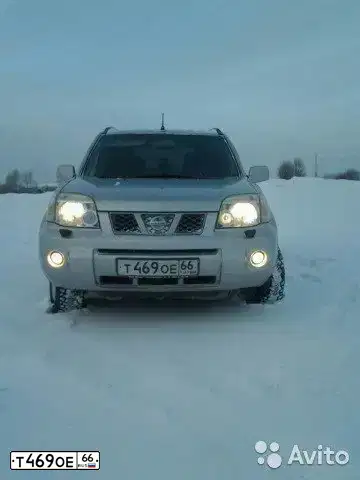 Фото автомобиля NISSAN X-TRAIL, 2004 — госномер В388МР45. Цвет: СЕРЕБРИСТЫЙ