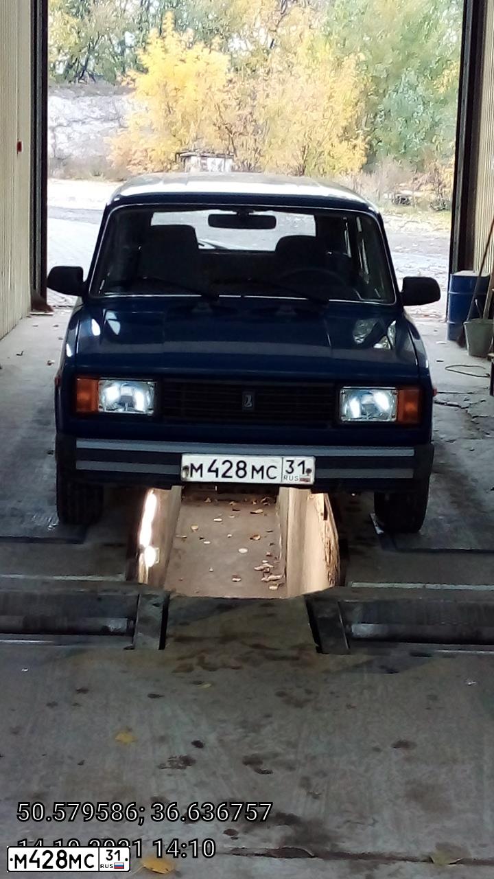 Фото автомобиля LADA 2104, 2001 — госномер М428МС31. Цвет: СИНЕ-ЗЕЛЕНЫЙ