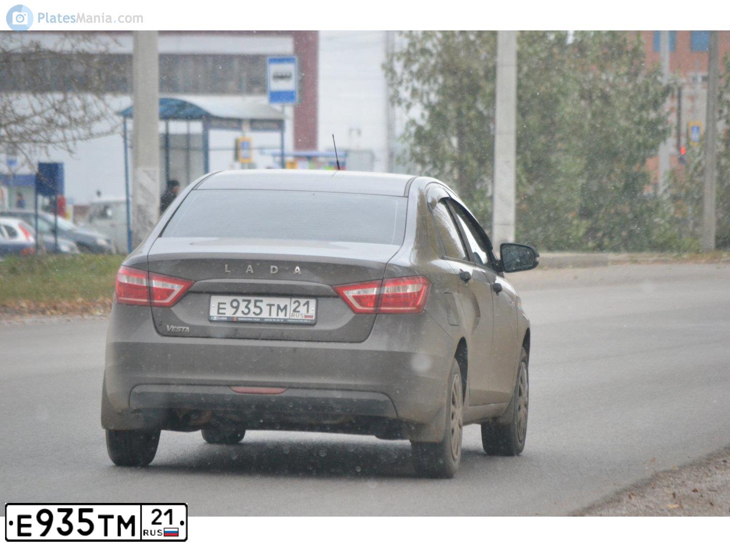 Фото автомобиля LADA VESTA, 2017 — госномер Е193УМ12. Цвет: Коричневый