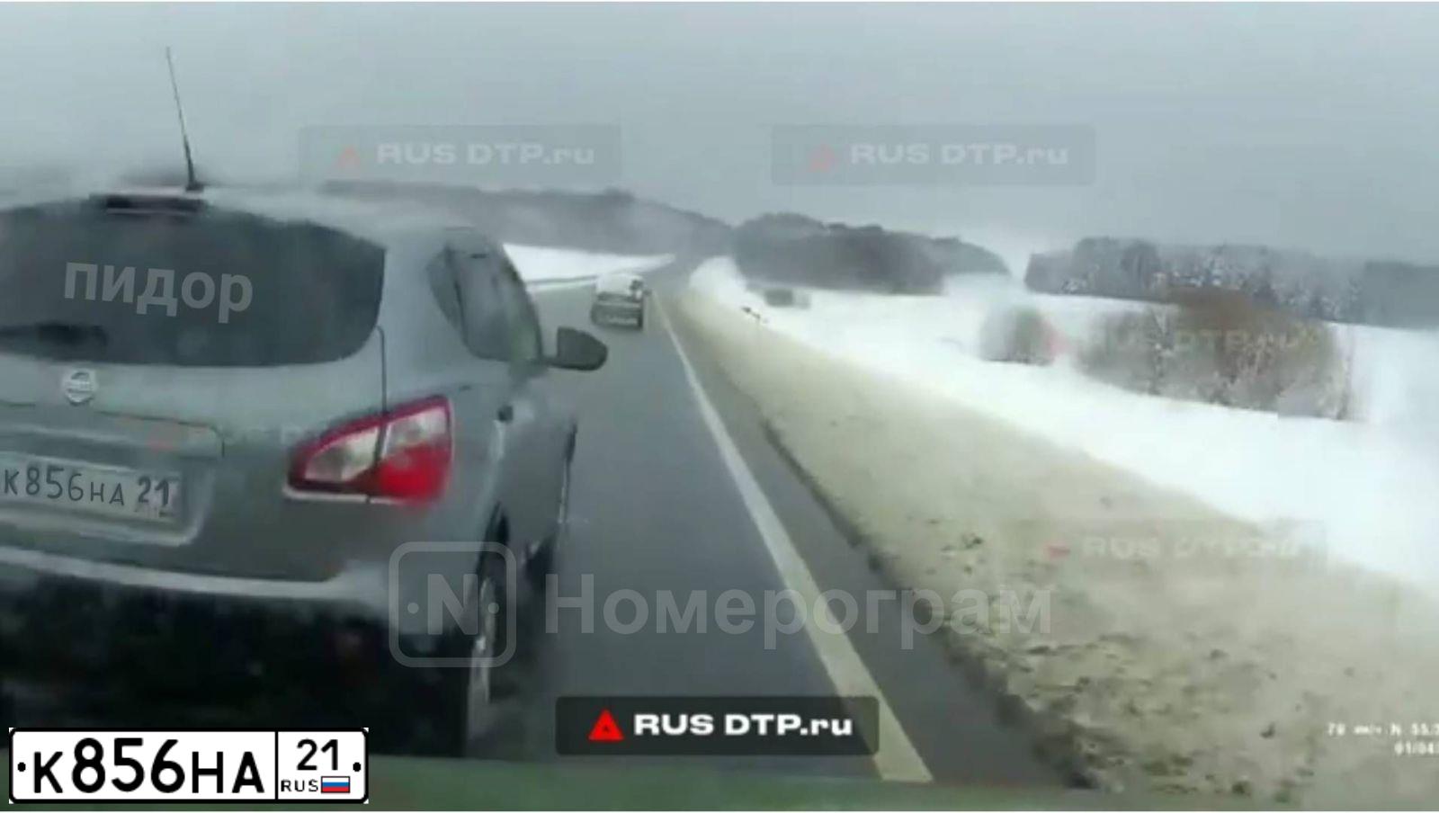 Фото автомобиля NISSAN QASHQAI, 2012 — госномер О266УС33. Цвет: СЕРЫЙ