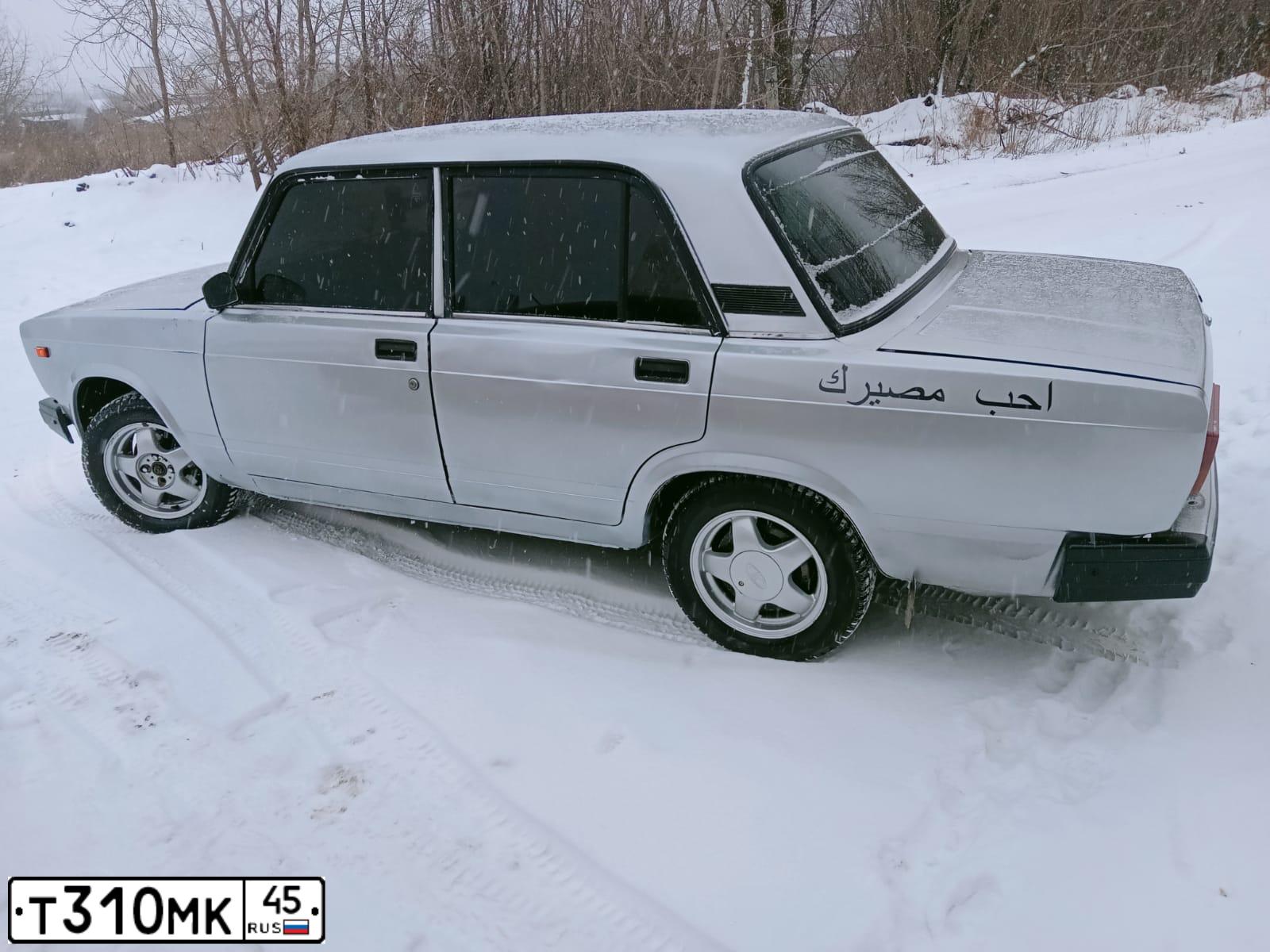 Фото автомобиля LADA 2107 LADA, 2011 — госномер Т864ЕО196. Цвет: СВЕТЛО-СЕРЕБРИСТЫЙ МЕТАЛЛ