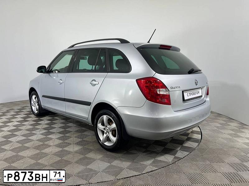 Фото автомобиля SKODA FABIA, 2013 — госномер О613НУ71. Цвет: Серебристый