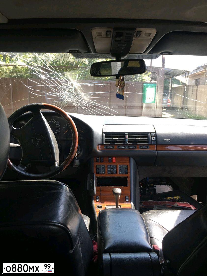 Фото автомобиля MERCEDES S-KLASSE, 1993 — госномер О880МХ99. Цвет: СЕРЫЙ МЕТАЛЛИК