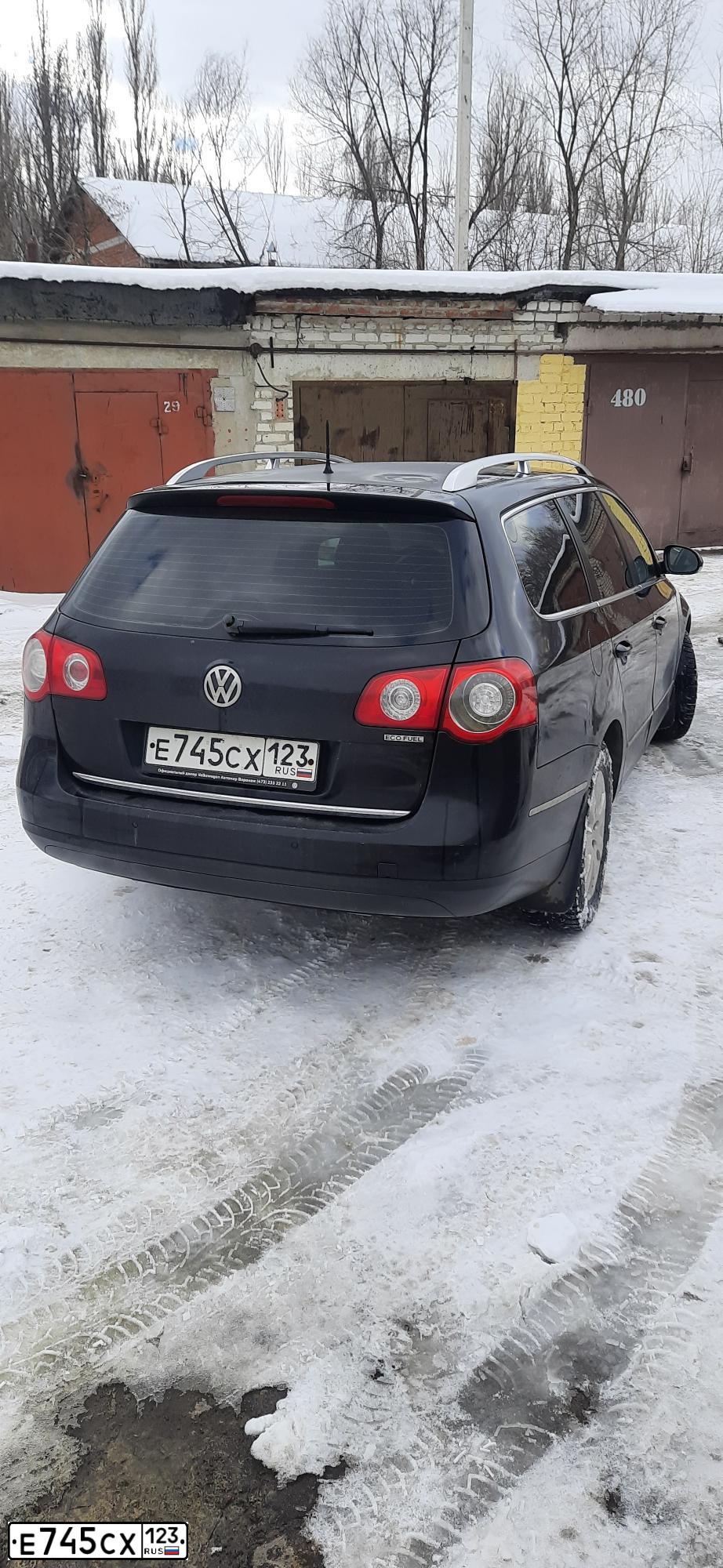 Фото автомобиля VOLKSWAGEN PASSAT, 2009 — госномер М210ЕЕ181. Цвет: ЧЕРНЫЙ
