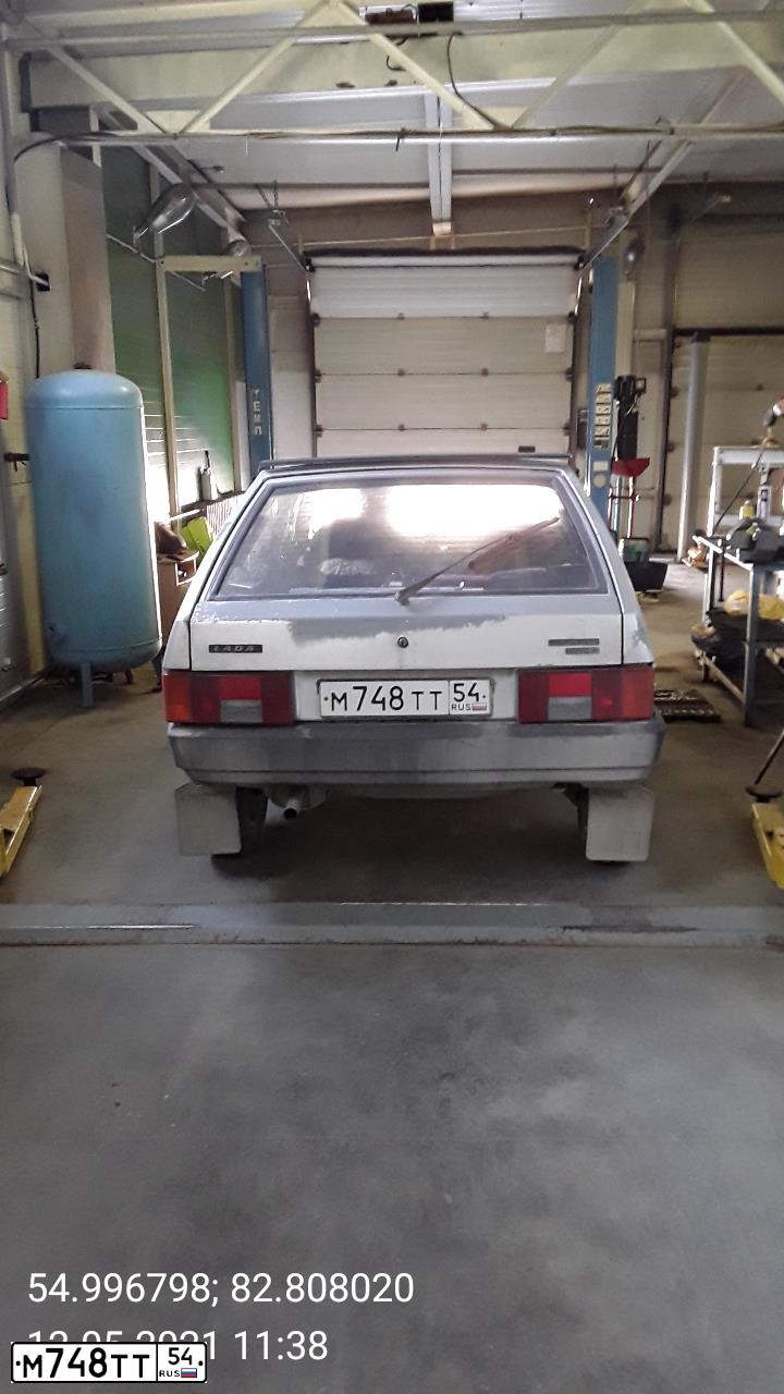 Фото автомобиля LADA 2109 SAMARA, 2001 — госномер М748ТТ54. Цвет: СВЕТЛО СЕРЕБРИСТЫЙ МЕТАЛЛ